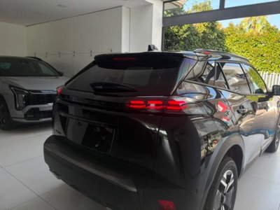Peugeot 2008 1.2 hybrid GT Exclusive 145cv e-dcs6 (14)
