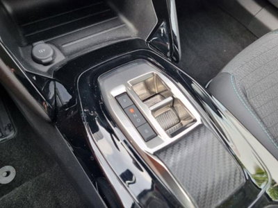 Peugeot 2008 motore elettrico 136 CV Allure Pack (11)