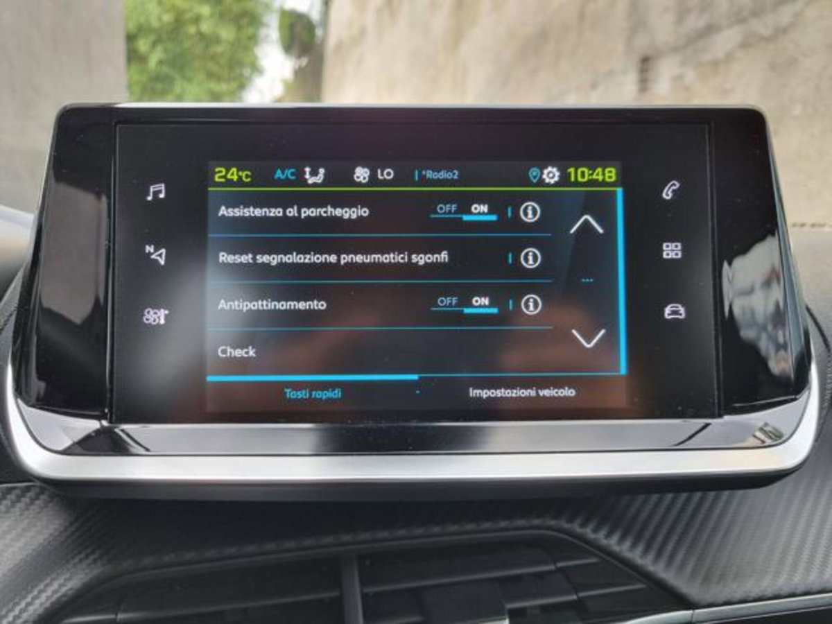 Peugeot 2008 motore elettrico 136 CV Allure Pack (14)