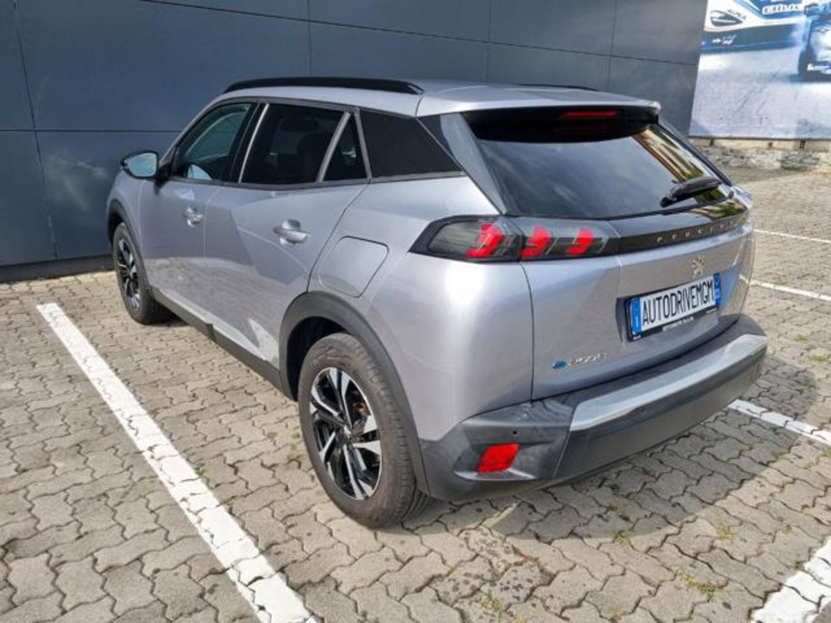 Peugeot 2008 motore elettrico 136 CV Allure Pack (19)