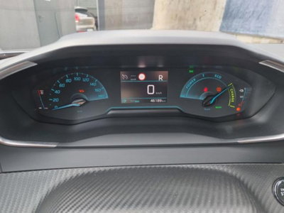 Peugeot 2008 motore elettrico 136 CV Allure Pack (7)
