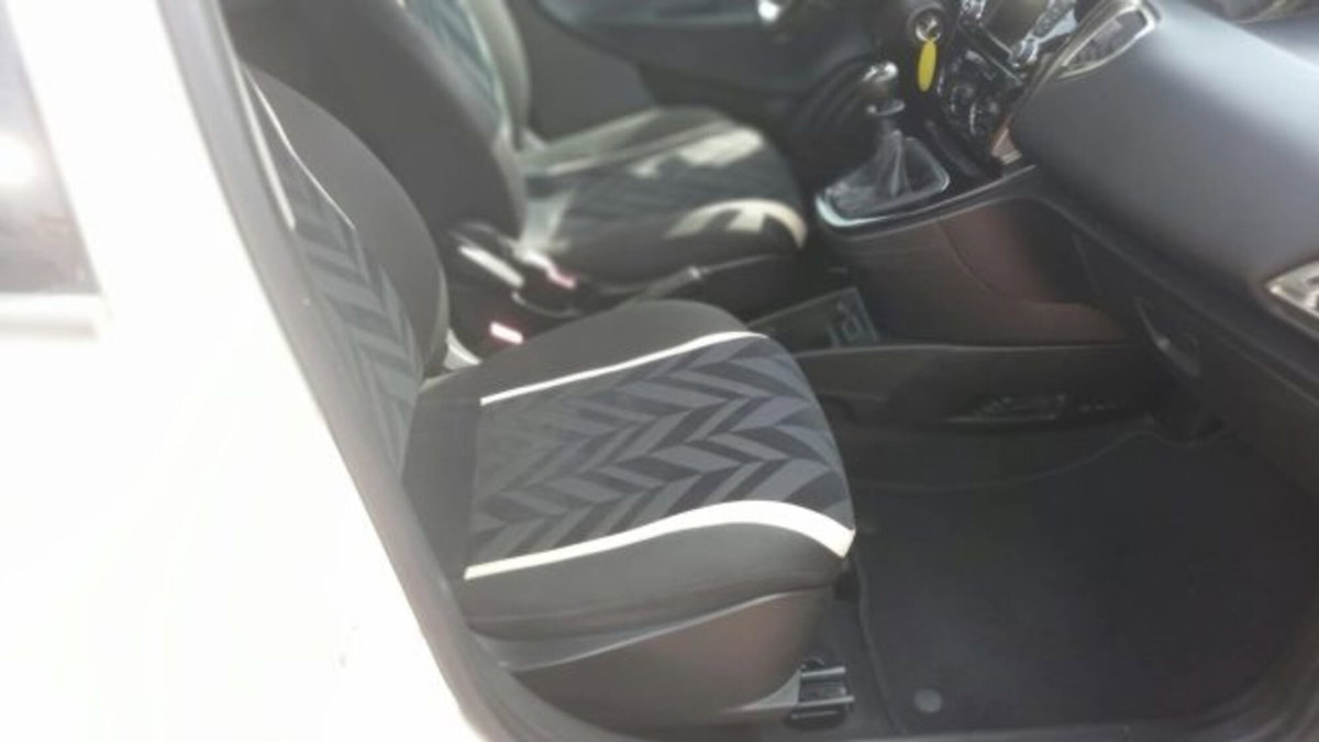 Lancia Ypsilon 1.2 69 CV 5 porte Silver (13)