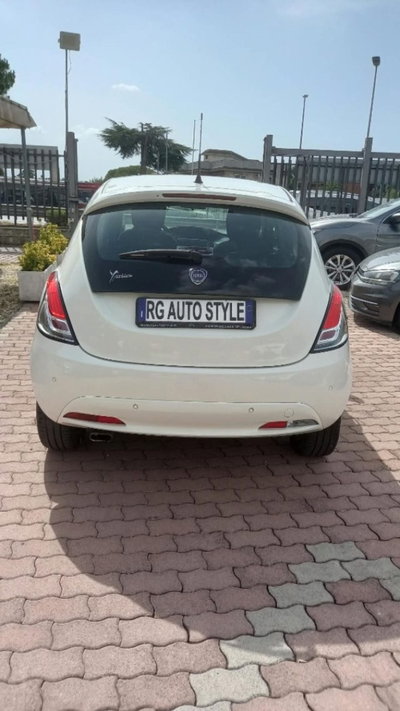 Lancia Ypsilon 1.2 69 CV 5 porte Silver (6)