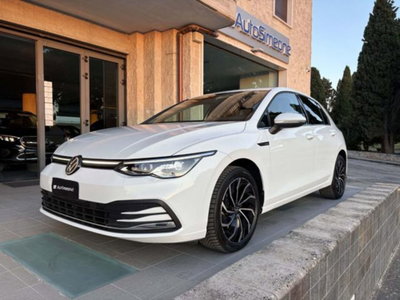 Volkswagen Golf Variant 2.0 TDI SCR DSG Life usata