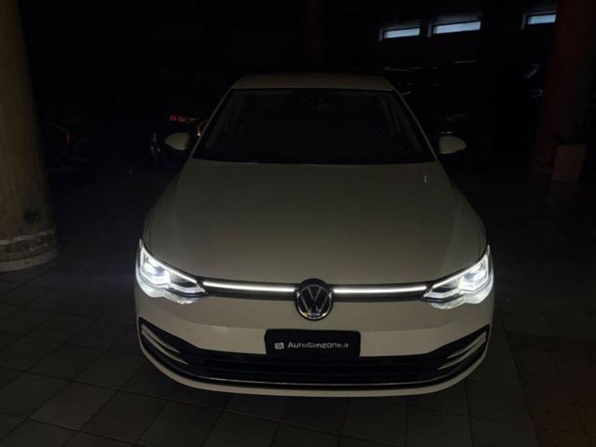 Volkswagen Golf Variant 2.0 TDI SCR DSG Life (18)