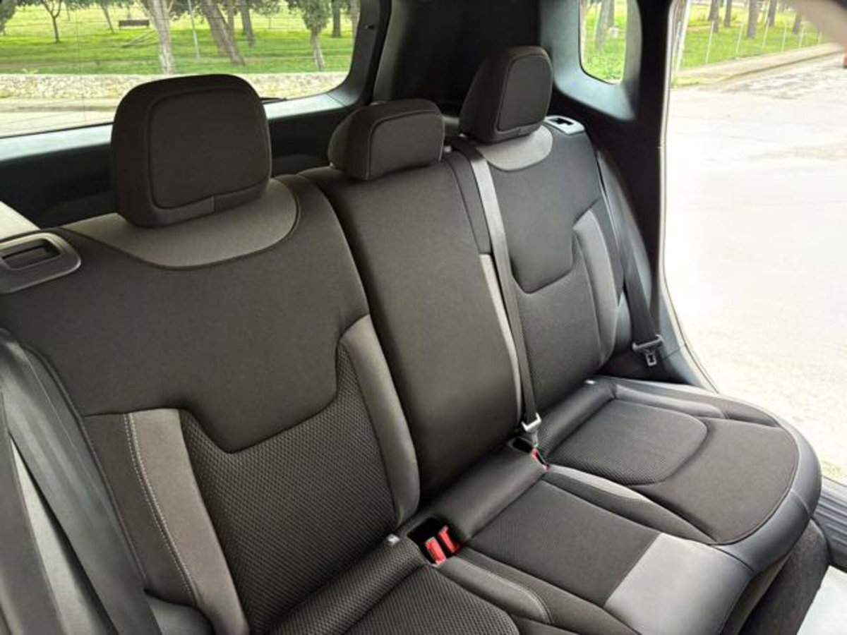 Jeep Renegade 1.6 Mjt 130 CV Limited (16)