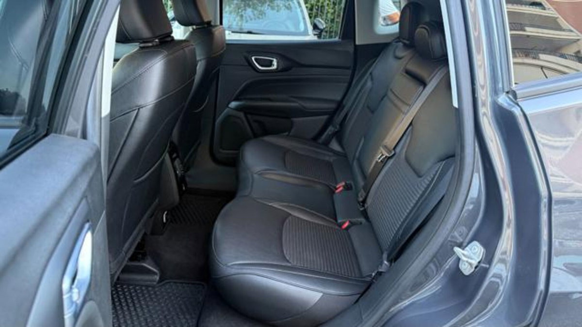 Jeep Compass 1.3 T4 190CV PHEV AT6 4xe Limited (15)
