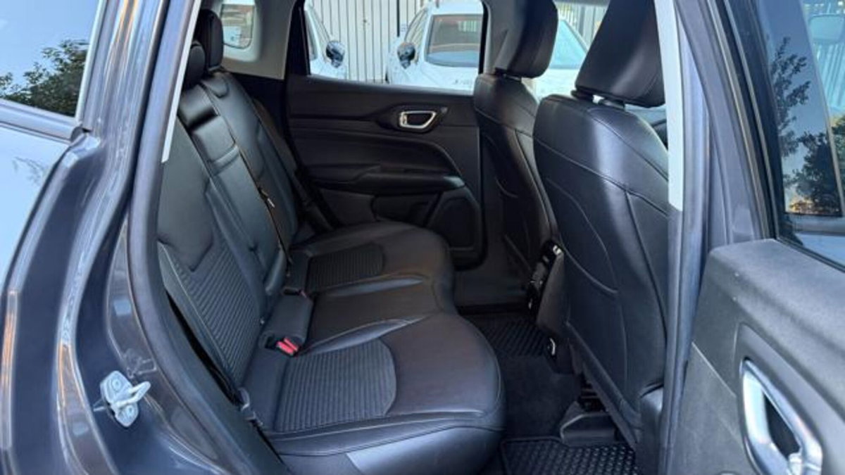 Jeep Compass 1.3 T4 190CV PHEV AT6 4xe Limited (16)