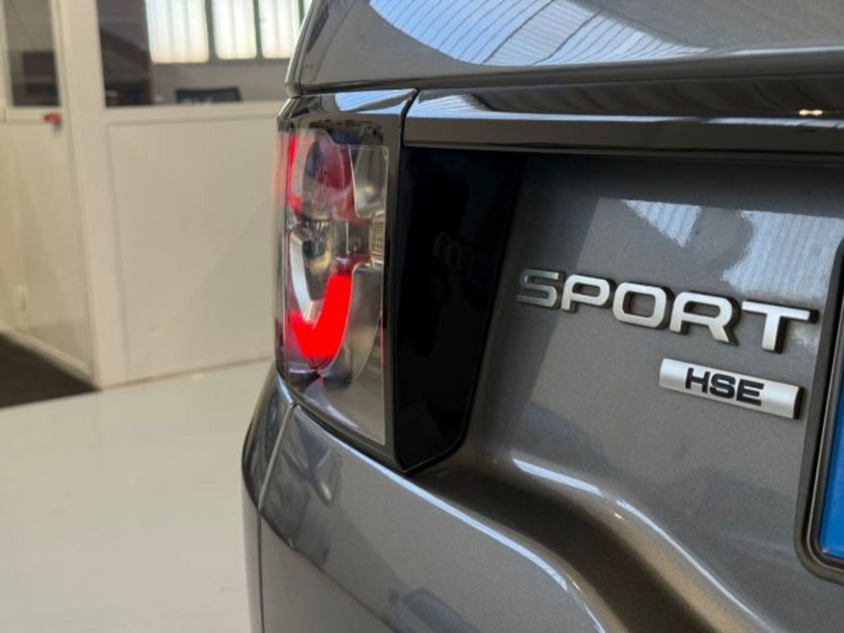 Land Rover Discovery Sport 2.0 TD4 150 CV HSE (10)
