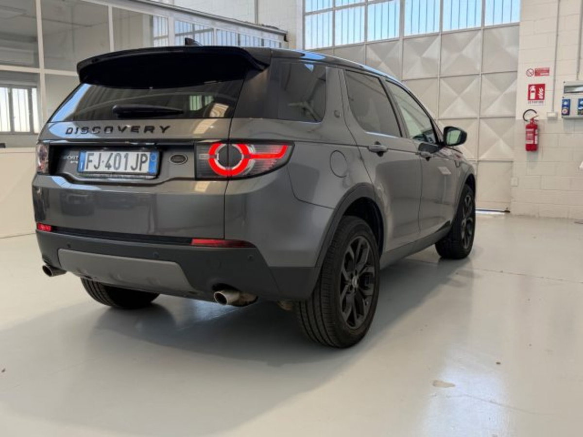 Land Rover Discovery Sport 2.0 TD4 150 CV HSE (5)