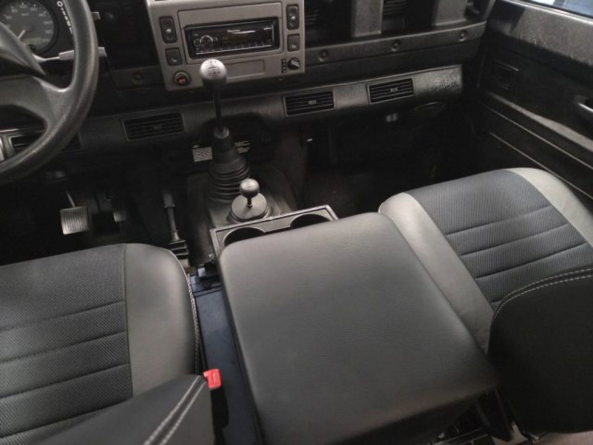 Land Rover Defender 110 2.5 Td5 cat Station Wagon SE (18)