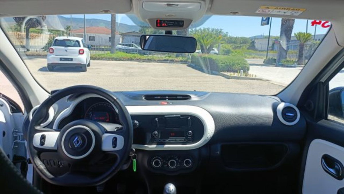 Renault Twingo 1.0 SCe Live (13)