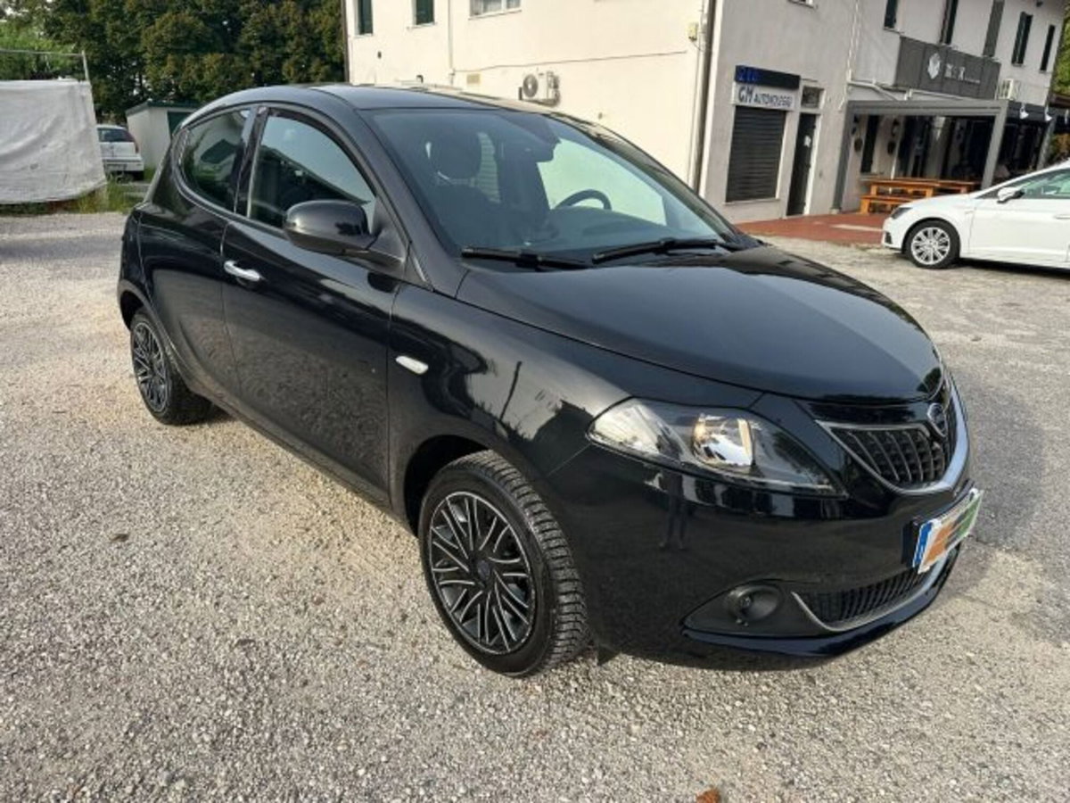 Lancia Ypsilon 1.0 FireFly 5 porte S&S Hybrid Gold Plus (10)
