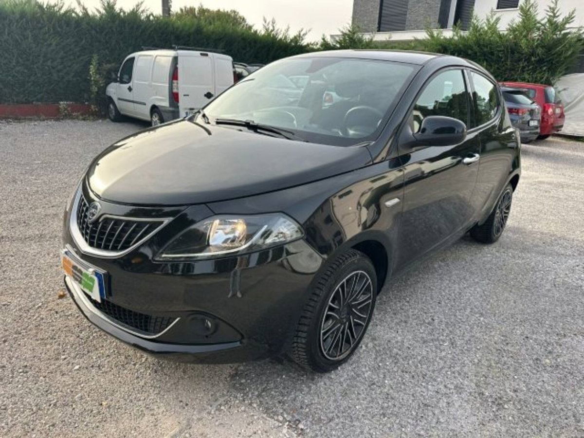 Lancia Ypsilon 1.0 FireFly 5 porte S&S Hybrid Gold Plus (15)