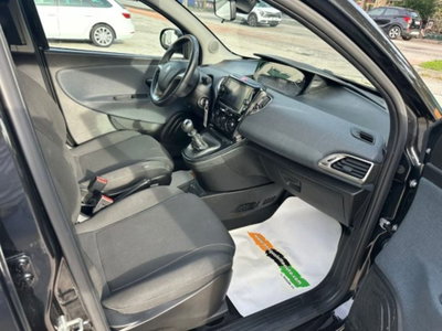 Lancia Ypsilon 1.0 FireFly 5 porte S&S Hybrid Gold Plus (19)