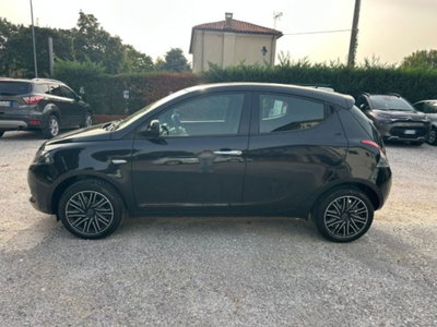 Lancia Ypsilon 1.0 FireFly 5 porte S&S Hybrid Gold Plus (2)