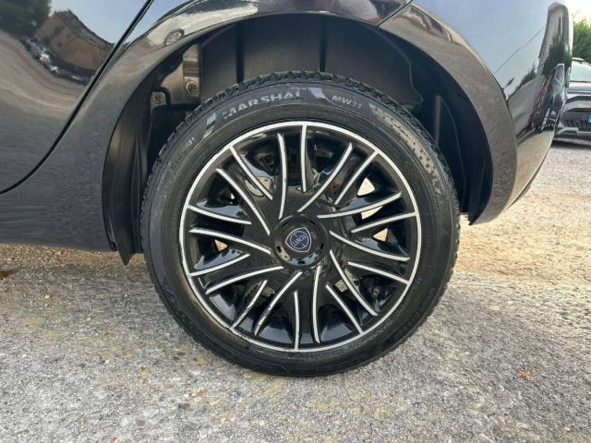 Lancia Ypsilon 1.0 FireFly 5 porte S&S Hybrid Gold Plus (20)