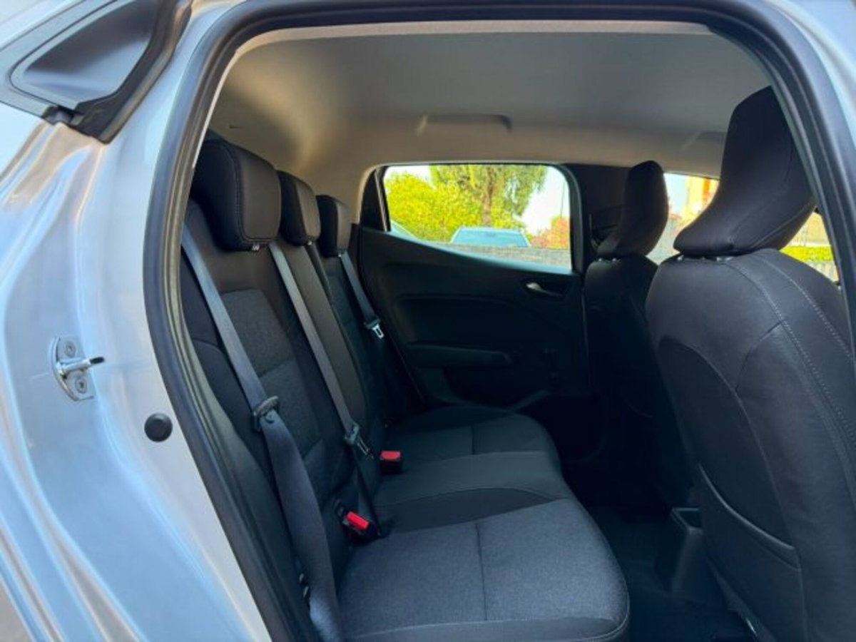 Renault Clio 1.0 tce Techno Gpl 100cv (13)