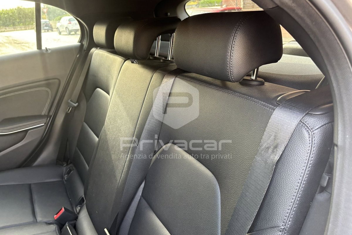 Mercedes-Benz GLA SUV 200 CDI Automatic 4Matic Executive (14)