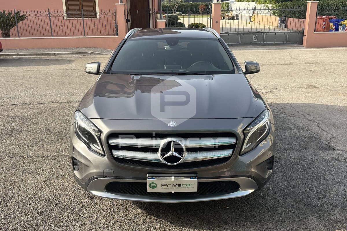 Mercedes-Benz GLA SUV 200 CDI Automatic 4Matic Executive (2)