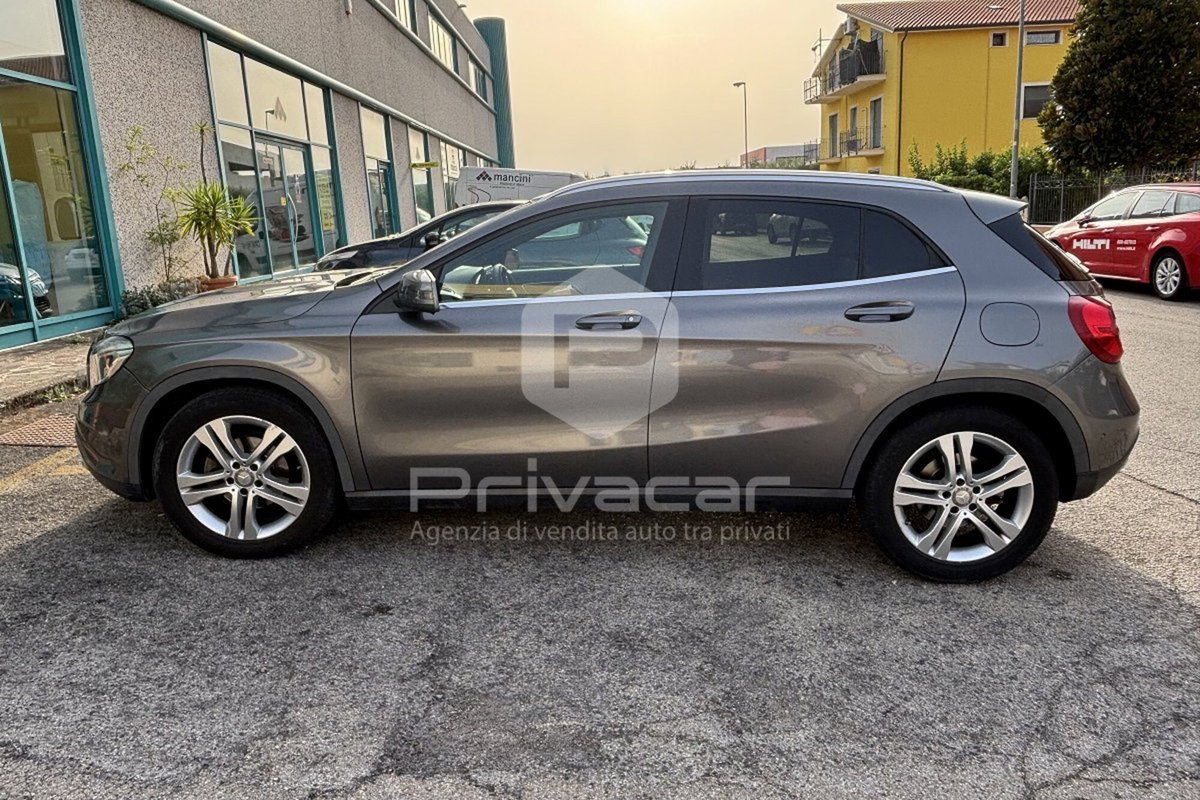 Mercedes-Benz GLA SUV 200 CDI Automatic 4Matic Executive (8)