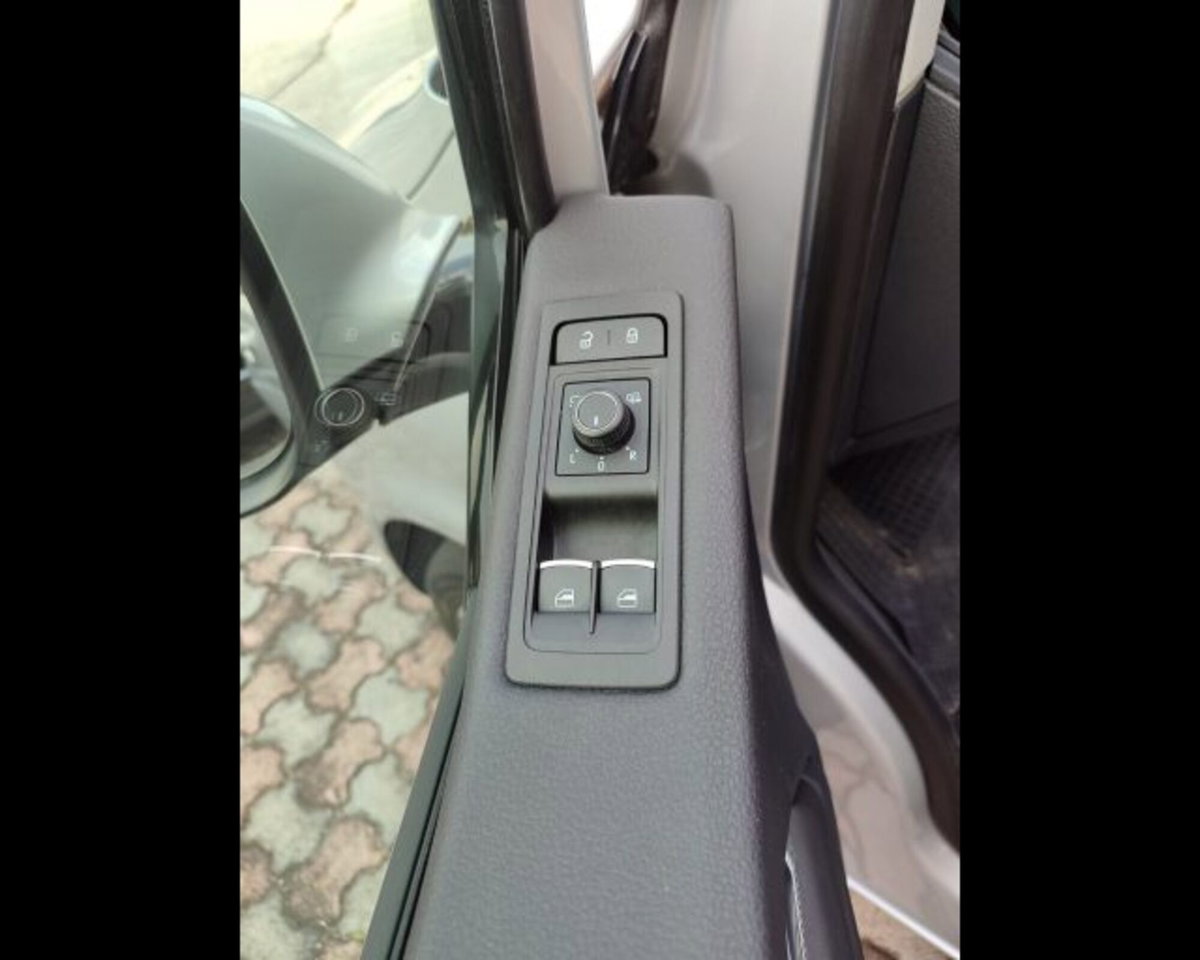 Volkswagen Multivan 2.0 tdi Style 150cv dsg 7p.ti (17)