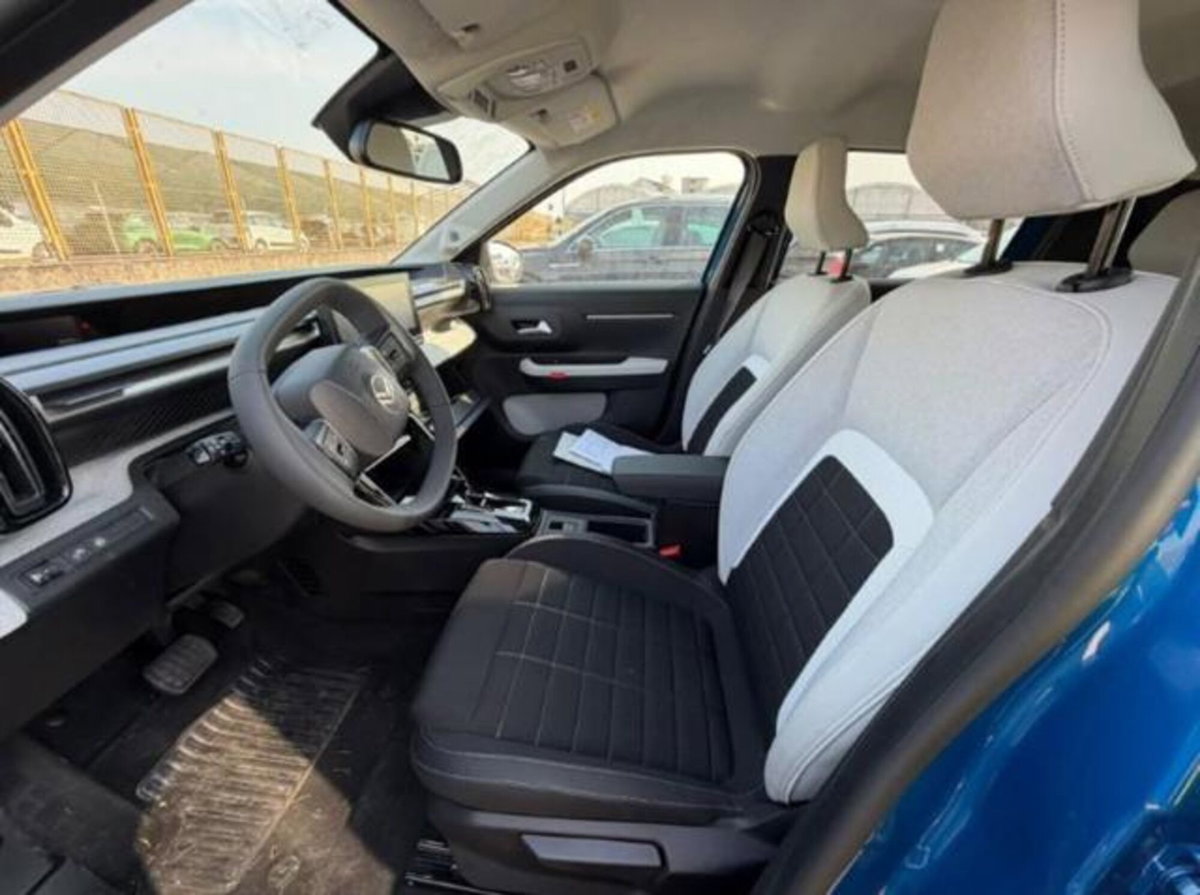 Citroen e-C3 44kWh elettrico Max 113cv (6)