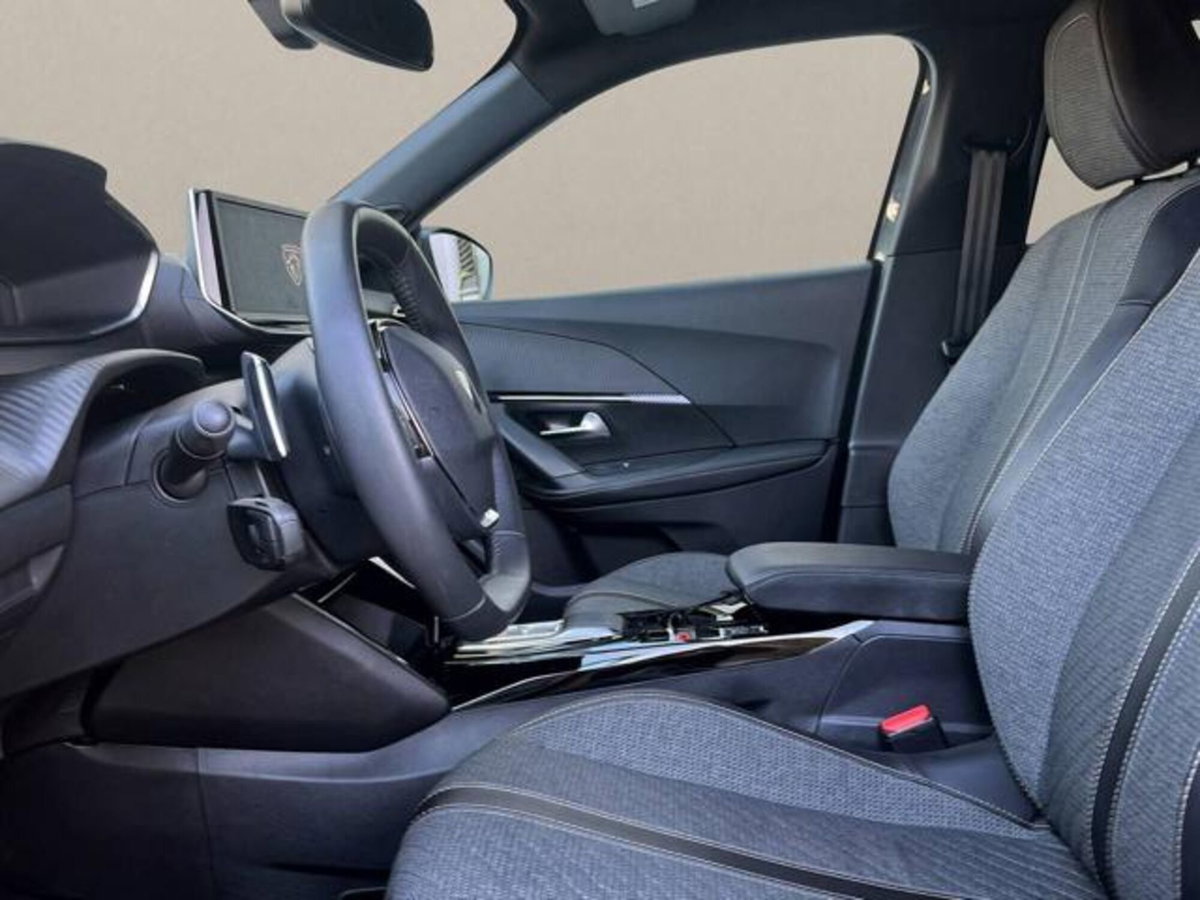 Peugeot 2008 1.2 hybrid Allure 145cv e-dcs6 (8)