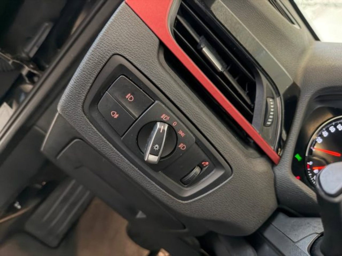 BMW X1 xDrive18d Sport (16)