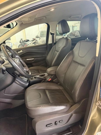 Ford Kuga 2.0 TDCI 140 CV 4WD Titanium (11)