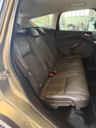 Ford Kuga 2.0 TDCI 140 CV 4WD Titanium (12)