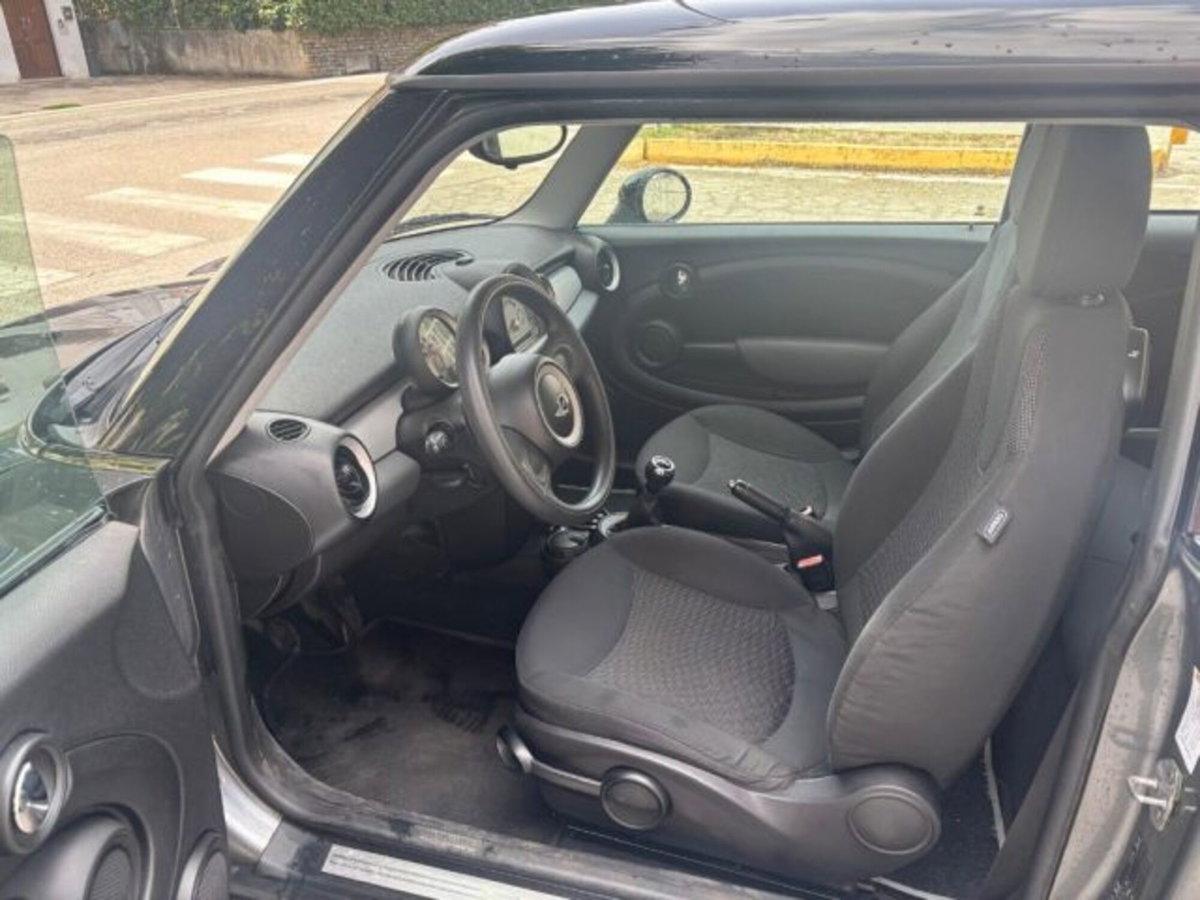 MINI Mini 1.4 16V One (55kW) (6)