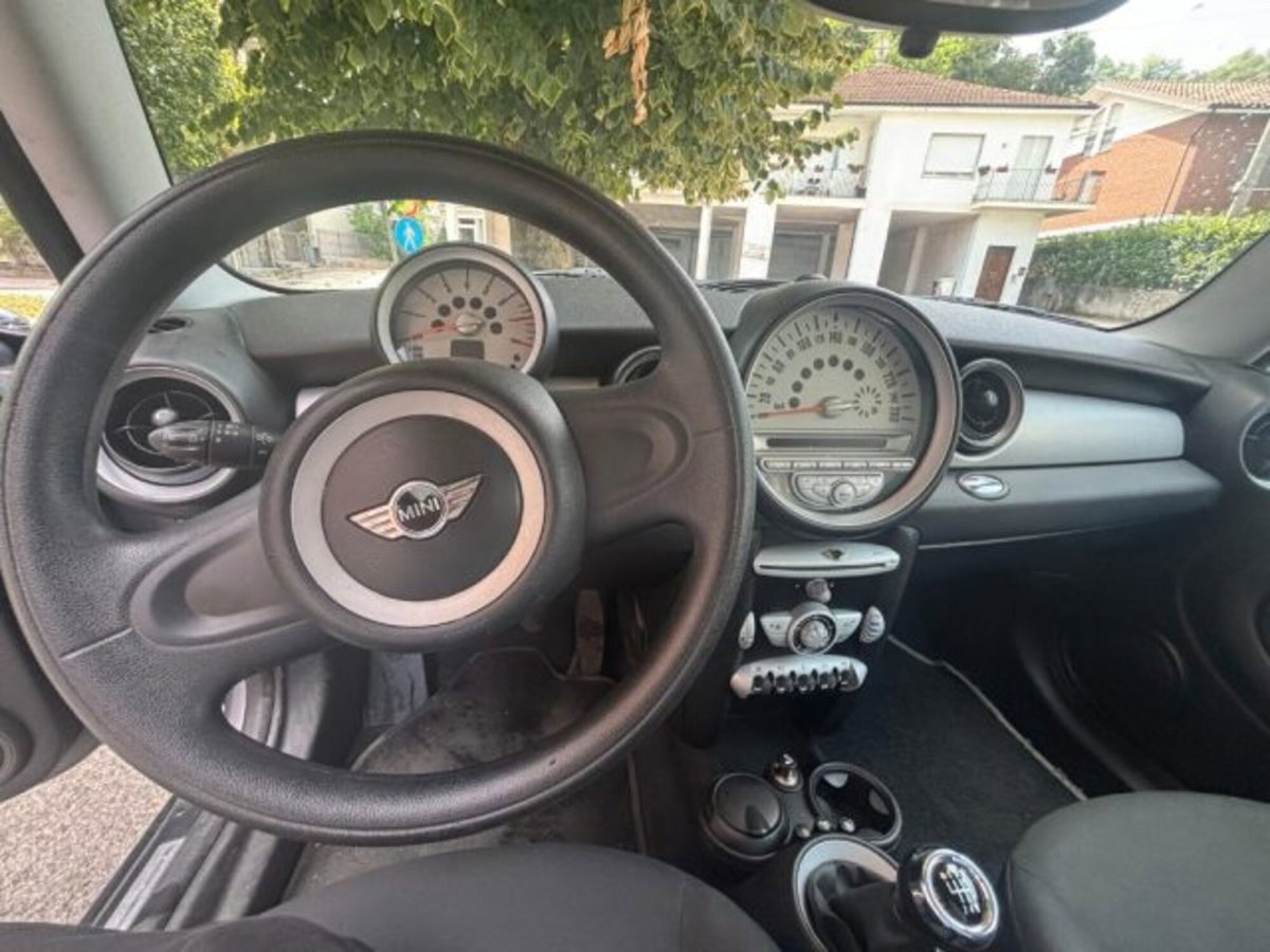 MINI Mini 1.4 16V One (55kW) (8)