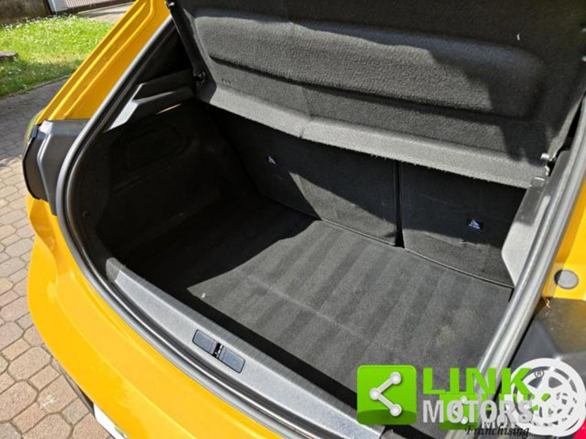 Peugeot 208 1.2 puretech Active s&s 100cv (19)