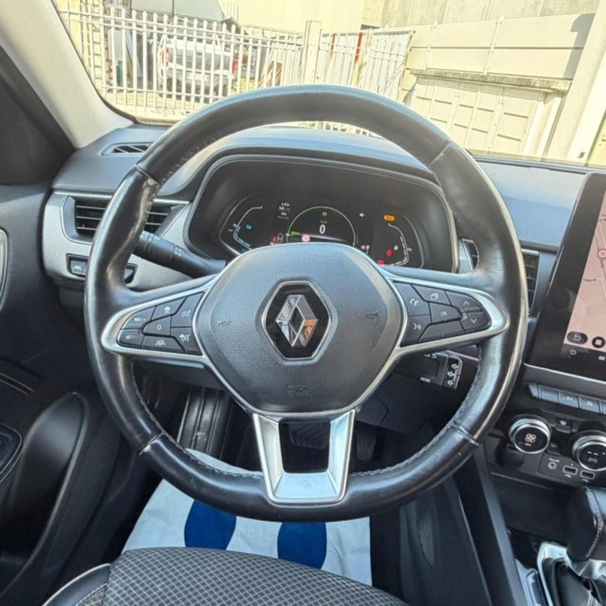 Renault Arkana E-Tech 145 CV Intens (11)