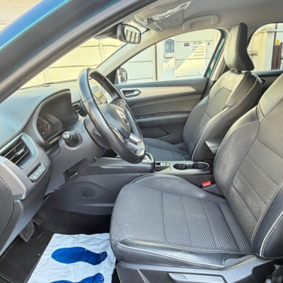 Renault Arkana E-Tech 145 CV Intens (9)