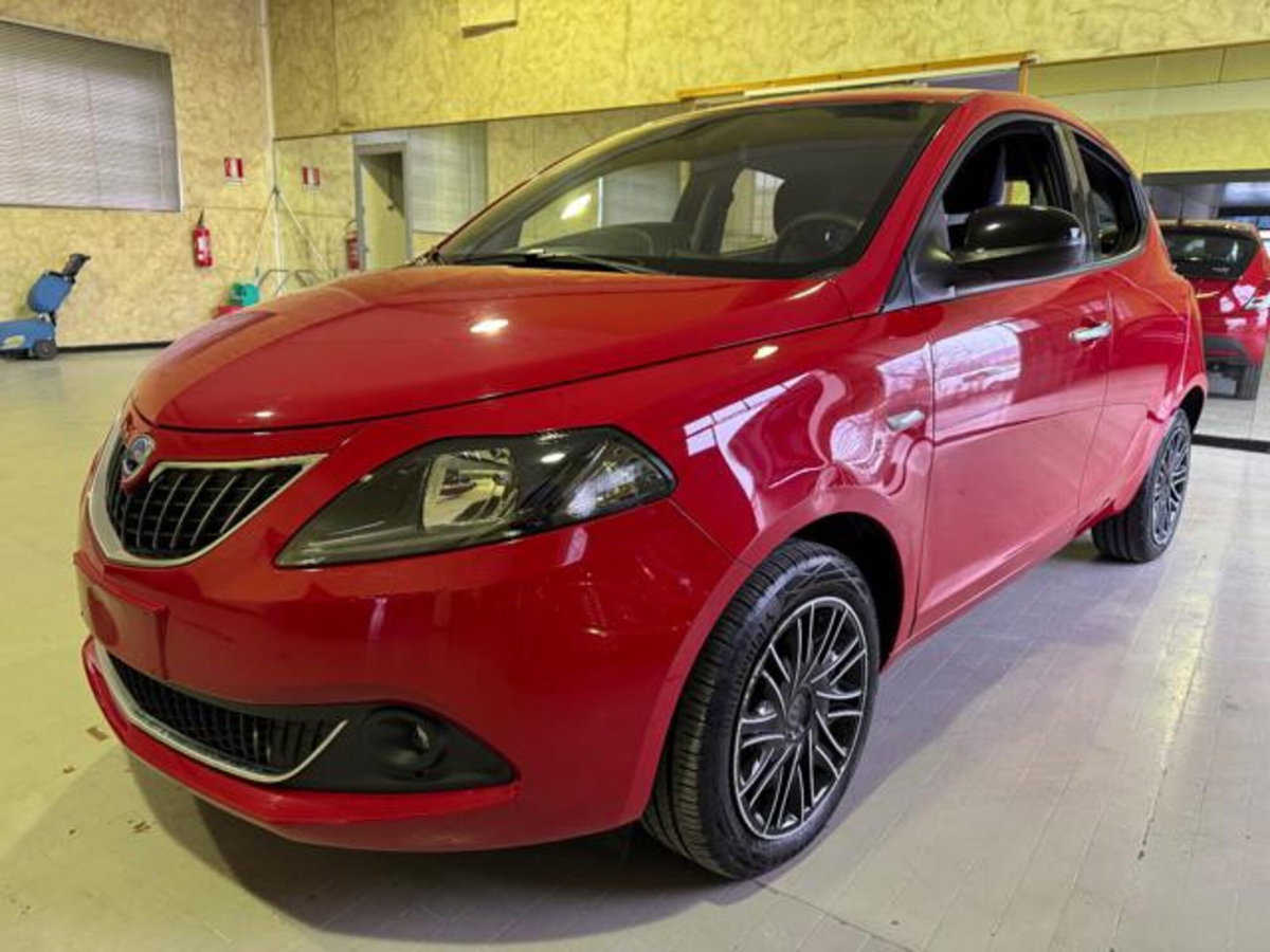 Lancia Ypsilon 1.0 FireFly 5 porte S&S Hybrid Gold Plus