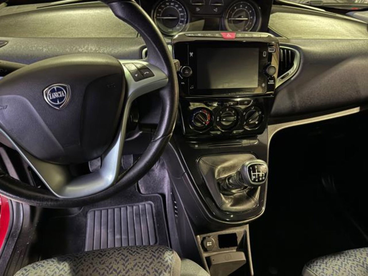 Lancia Ypsilon 1.0 FireFly 5 porte S&S Hybrid Gold Plus (13)