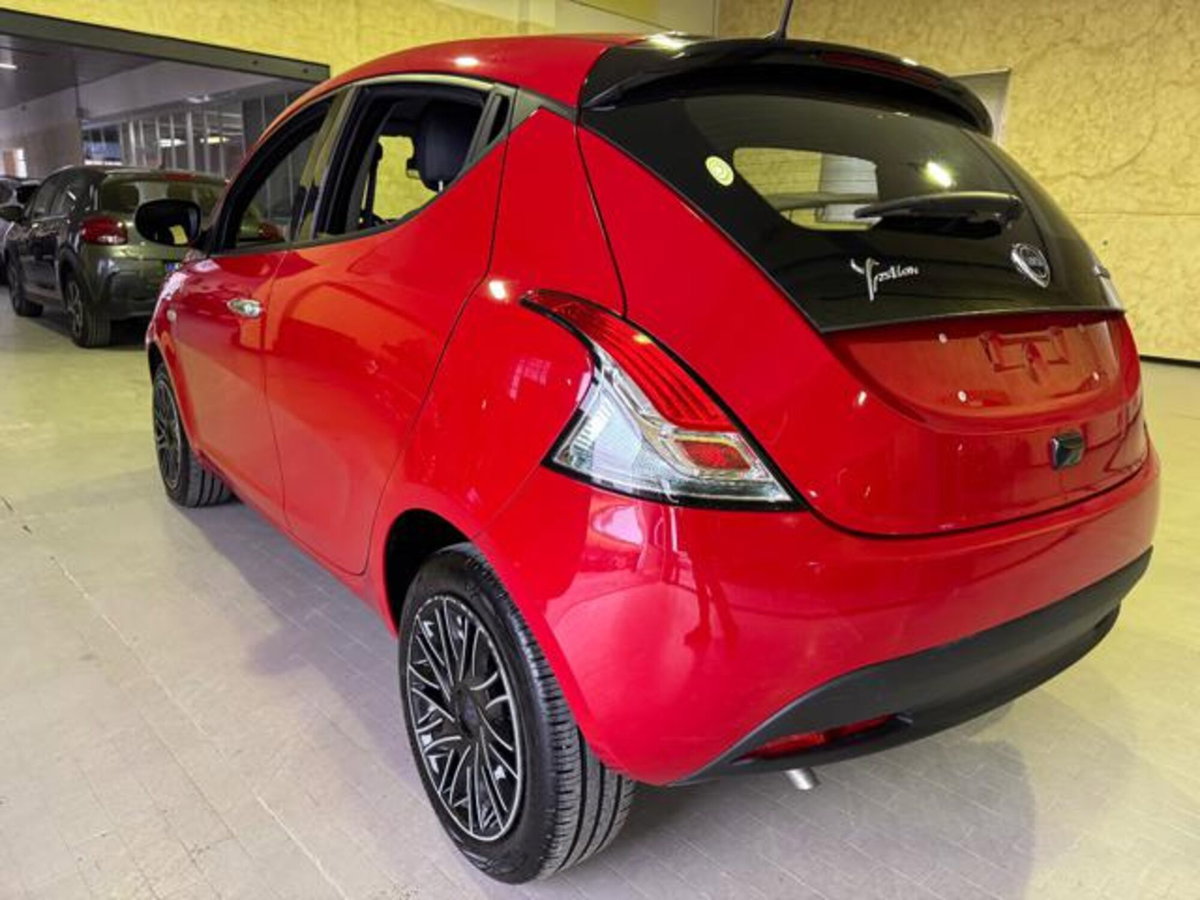 Lancia Ypsilon 1.0 FireFly 5 porte S&S Hybrid Gold Plus (6)