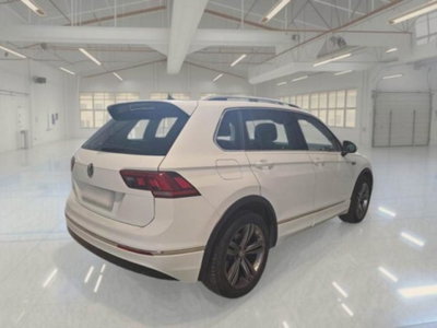 Volkswagen Tiguan 2.0 TDI 150 CV SCR DSG 4MOTION R-Line (2)