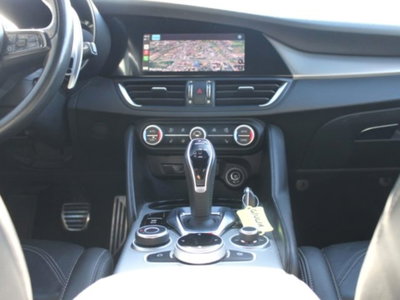 Alfa Romeo Giulia 2.2 Turbodiesel 210 CV AT8 AWD Q4 Veloce (13)