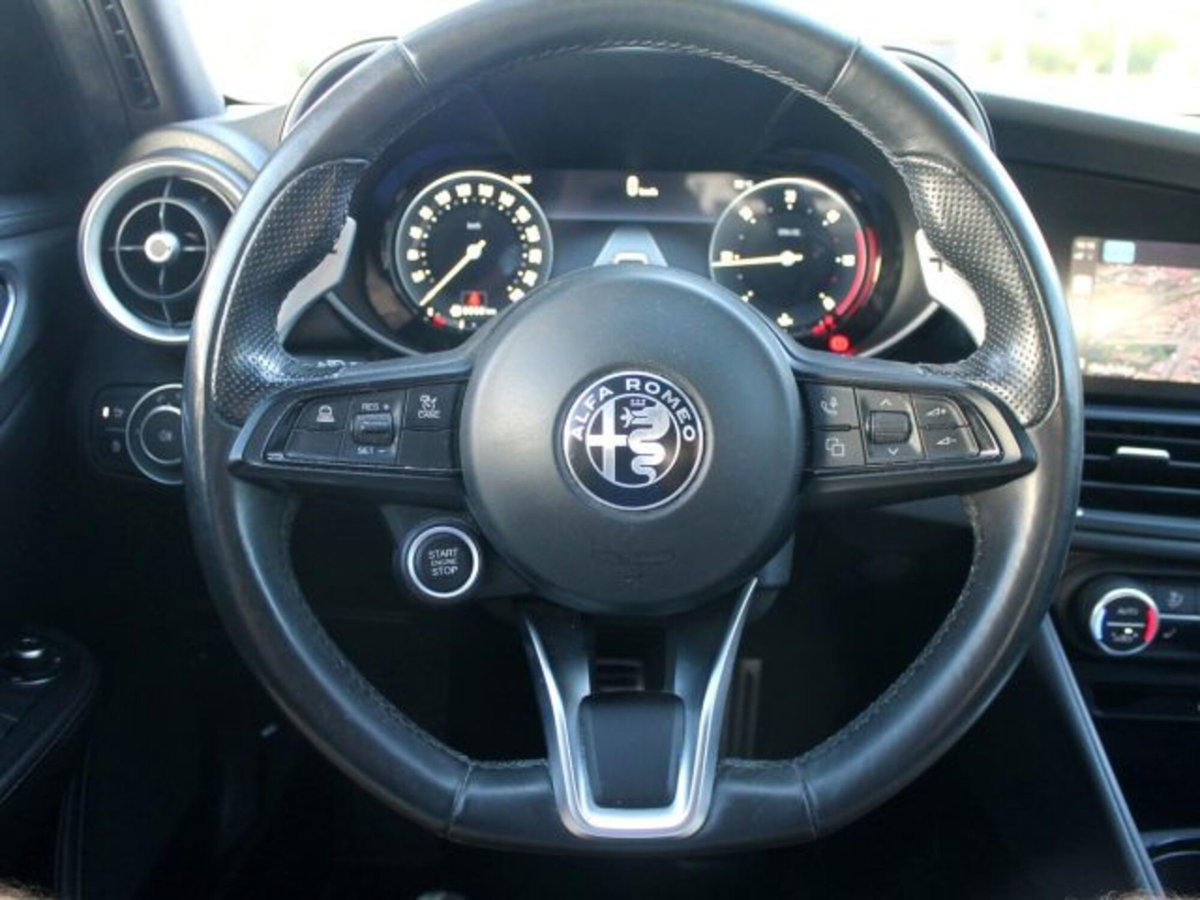 Alfa Romeo Giulia 2.2 Turbodiesel 210 CV AT8 AWD Q4 Veloce (19)