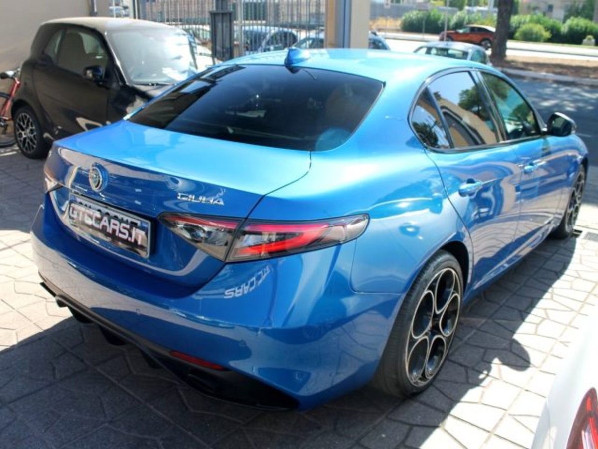Alfa Romeo Giulia 2.2 Turbodiesel 210 CV AT8 AWD Q4 Veloce (5)
