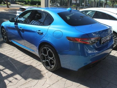 Alfa Romeo Giulia 2.2 Turbodiesel 210 CV AT8 AWD Q4 Veloce (7)