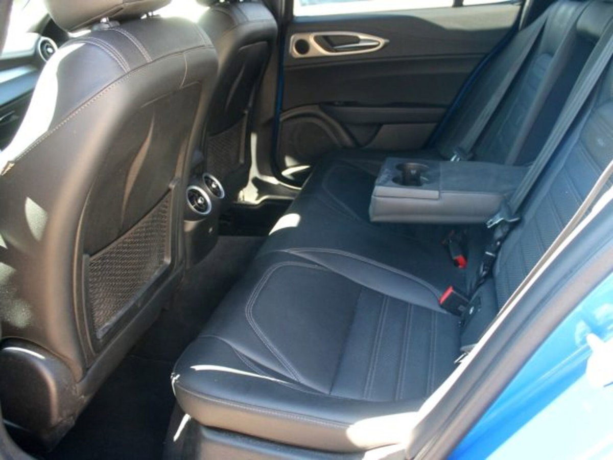 Alfa Romeo Giulia 2.2 Turbodiesel 210 CV AT8 AWD Q4 Veloce (9)