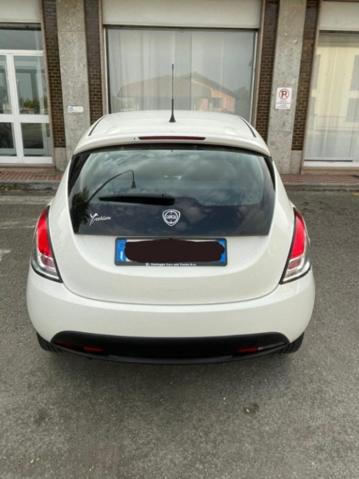 Lancia Ypsilon 1.2 69 CV 5 porte Silver (7)