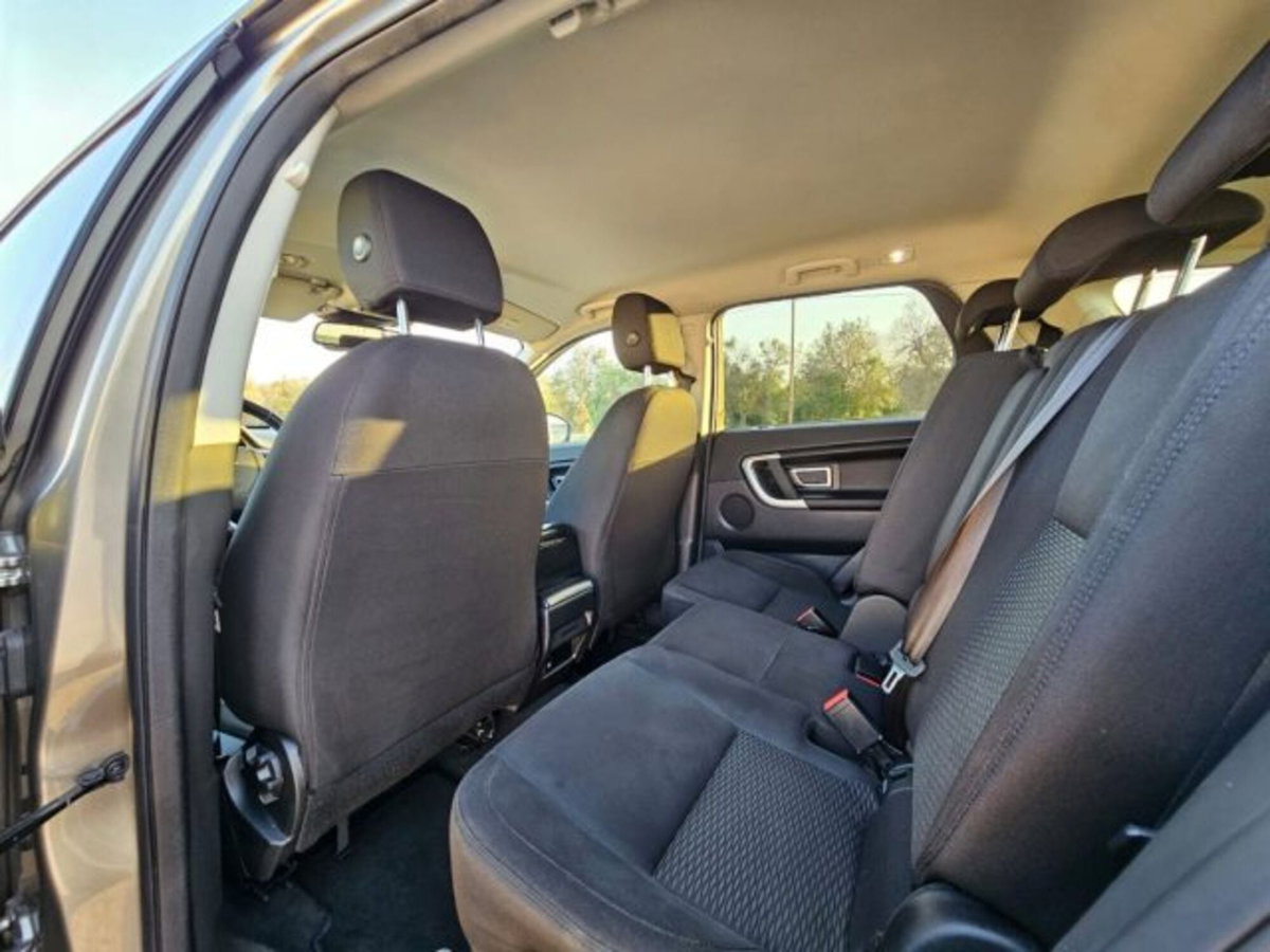 Land Rover Discovery Sport 2.0 TD4 180 CV SE (14)