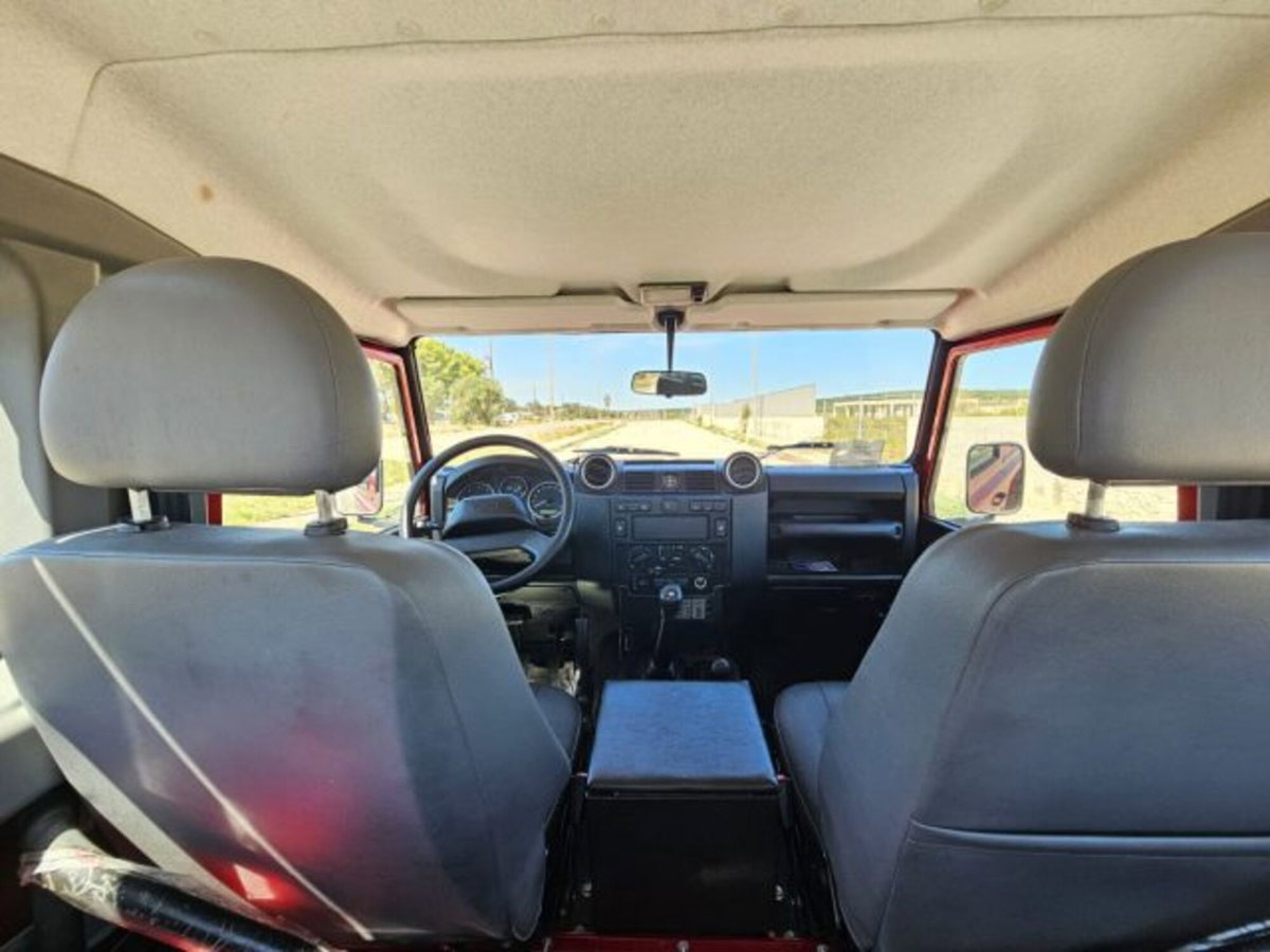 Land Rover Defender 90 2.2 TD4 Station Wagon N1 (16)