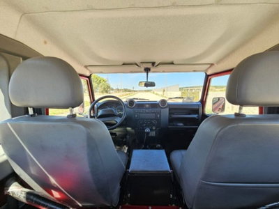 Land Rover Defender 90 2.2 TD4 Station Wagon N1 (16)