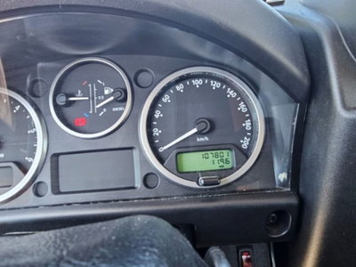 Land Rover Defender 90 2.2 TD4 Station Wagon N1 (19)
